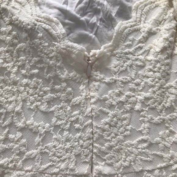 GUESS Open Back Lace Cream Dress with Scallop Details - Picture 8 of 10